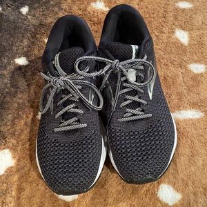 Brooks Tennis Shoes